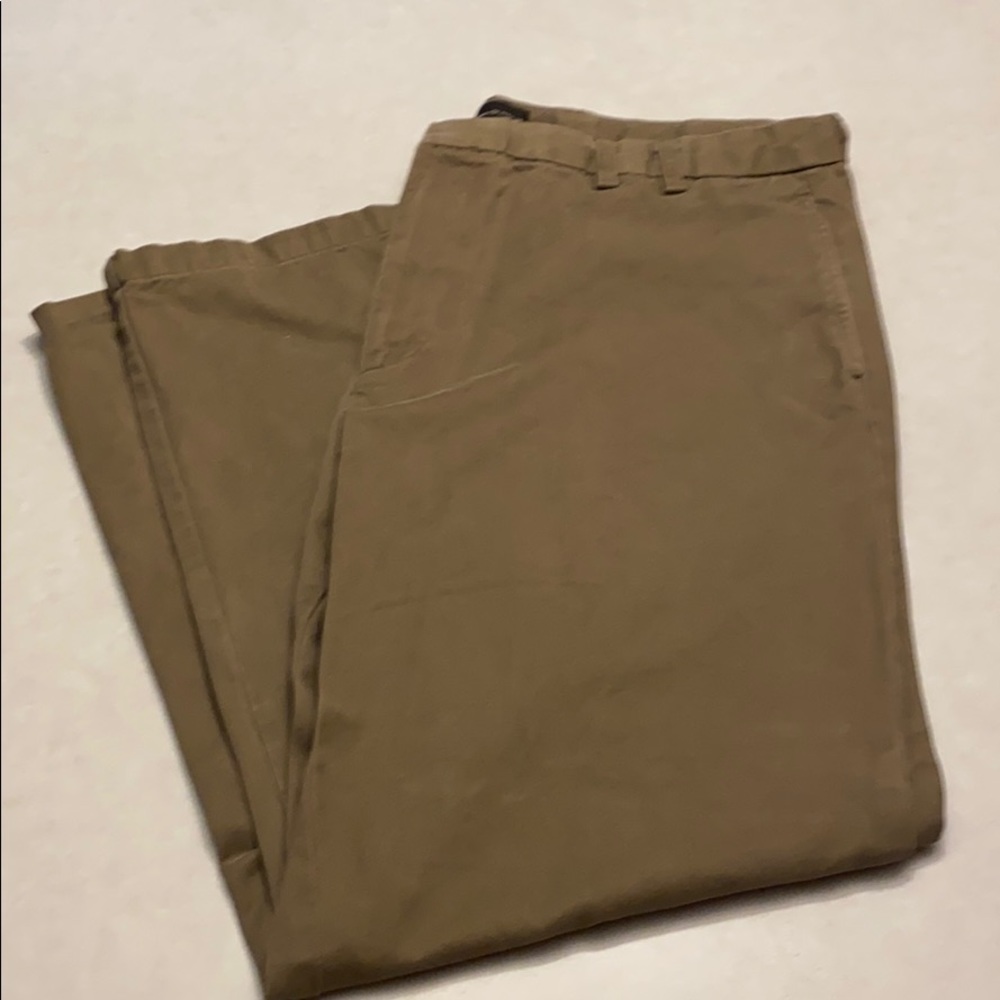 40x32 Dockers Classic Fit Premium Khakis
